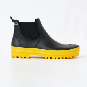 bota-de-agua-de-la marca-TANTÄ
